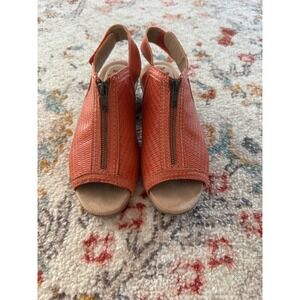 Earth Origins Marietta Maureen Orange Leather Perforated Zip Sandals Womens 8W
